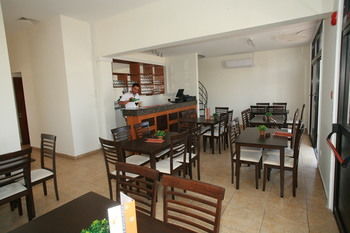 New York Plaza Hotel Apartments