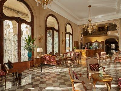 Regina Hotel