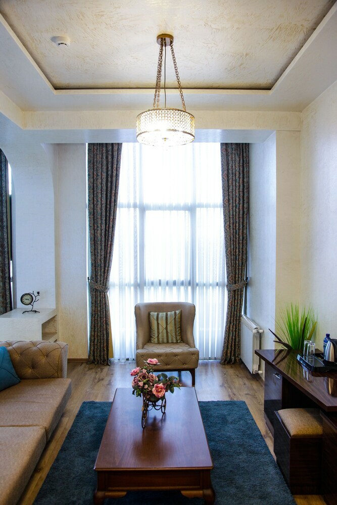 Iberia Palace Hotel