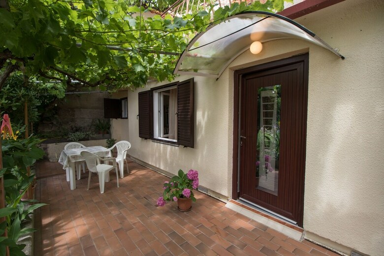 Apartments Tugomila