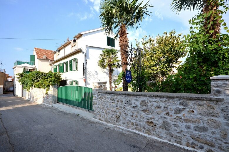 Apartments Vlade