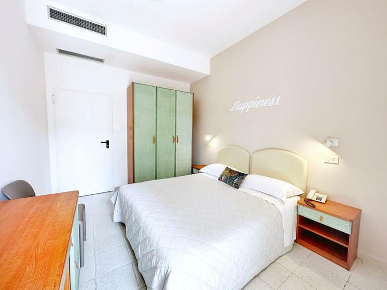 Hotel Brown