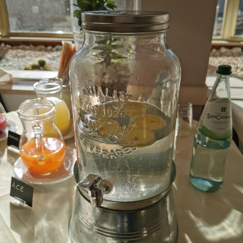 Hotel Brown