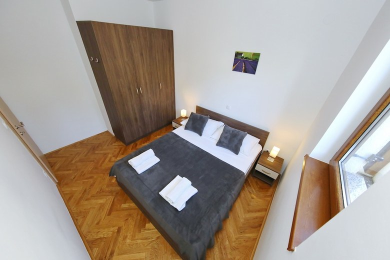 Be-bu-mar Apartments