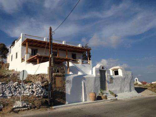 Traditional House Ano Mera