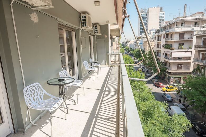 Victoria Apartment