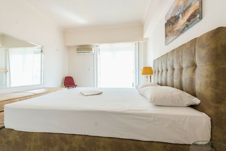 Victoria Apartment