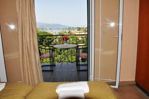 Hotel Pyrros