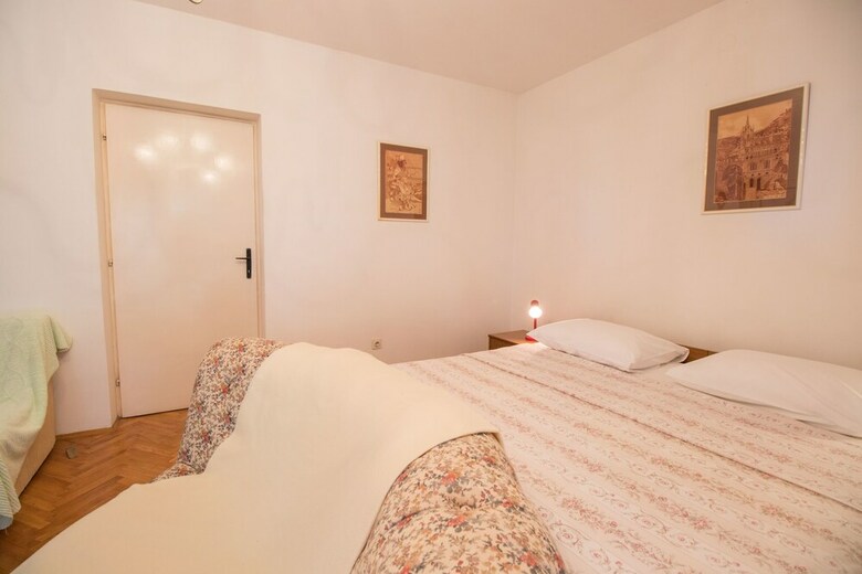 Apartments Luka