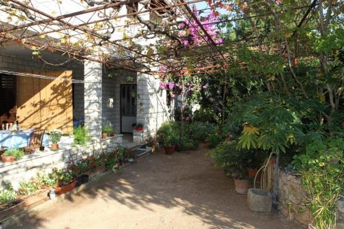 Apartments With A Parking Space Mirca (brac) - 2843
