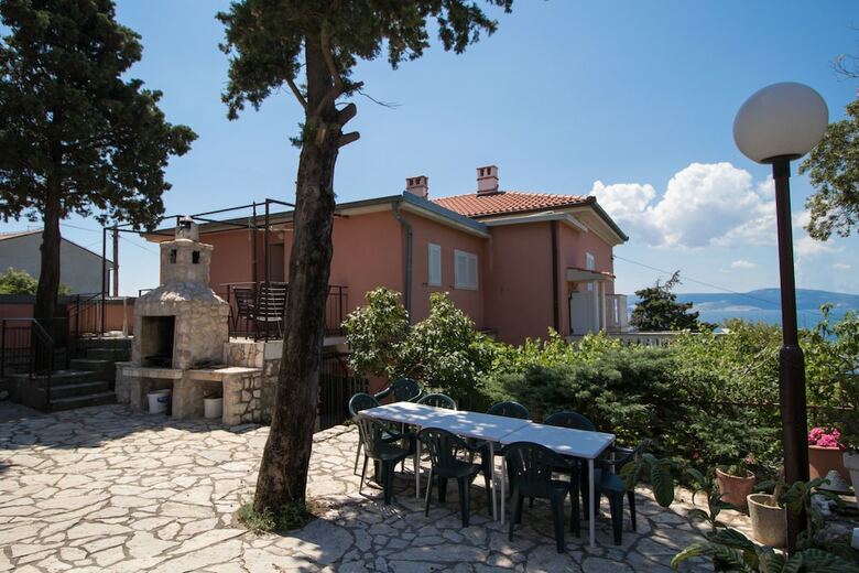 Apartments Josip