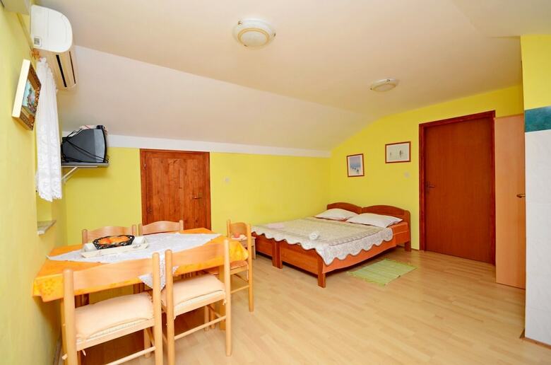 Apartments And Room Vi�nja