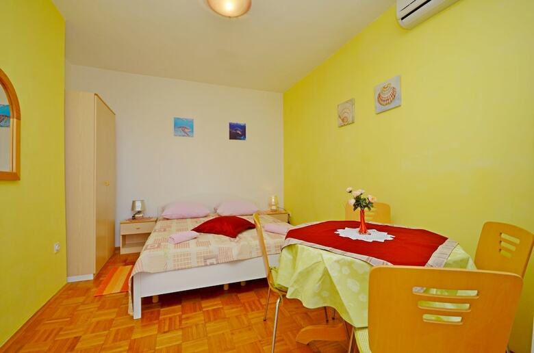 Apartments And Room Vi�nja