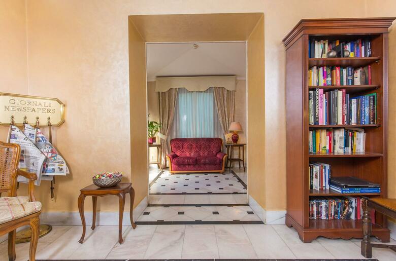 Hotel Arco Di Travertino