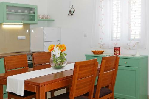 Robinzon Villa Zavala