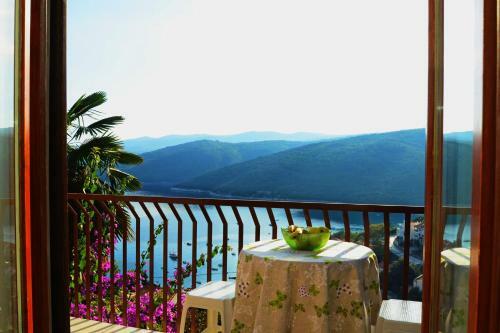 Apartment In Rabac 16742