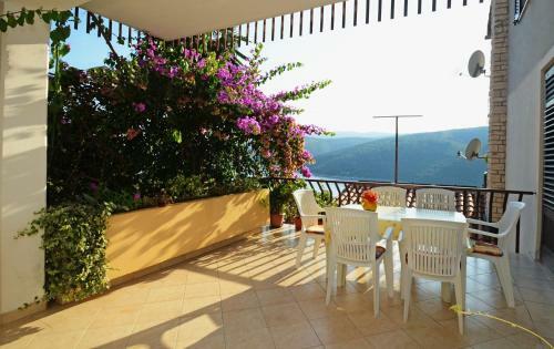 Apartment In Rabac 16742