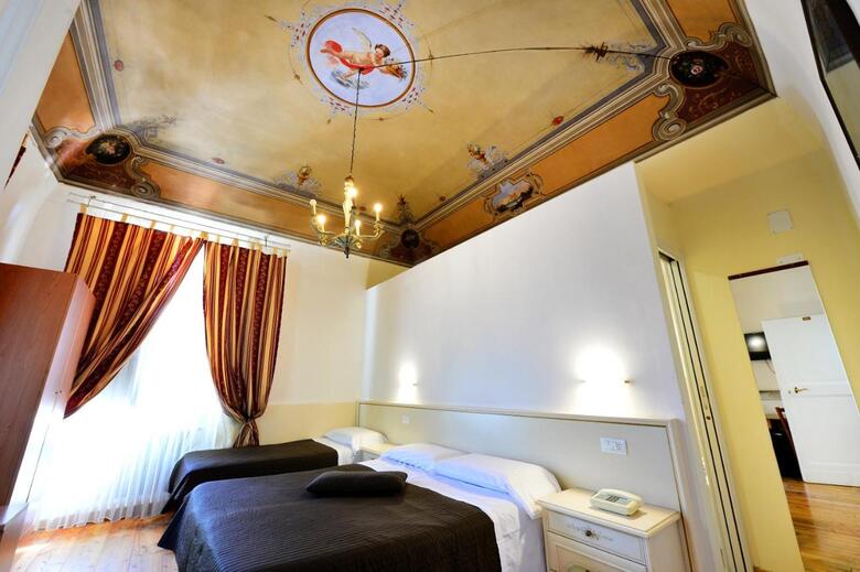 Hotel Iris