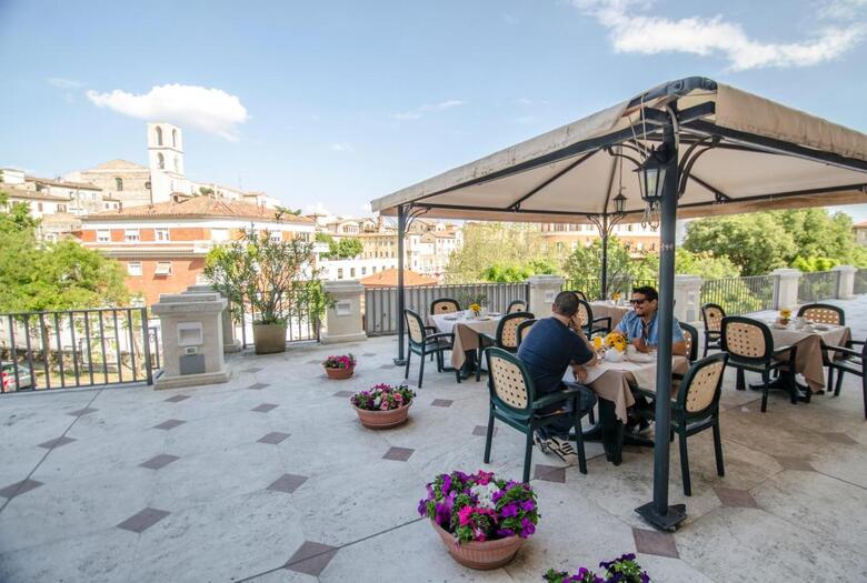 Hotel Iris