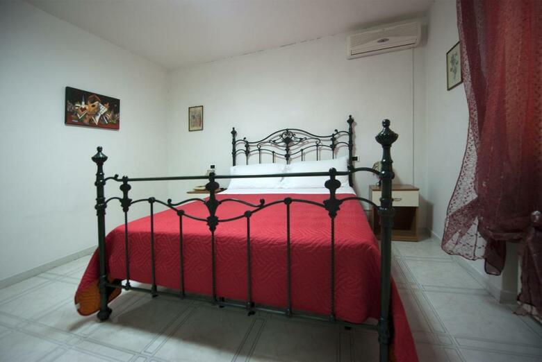 Hotel Athena