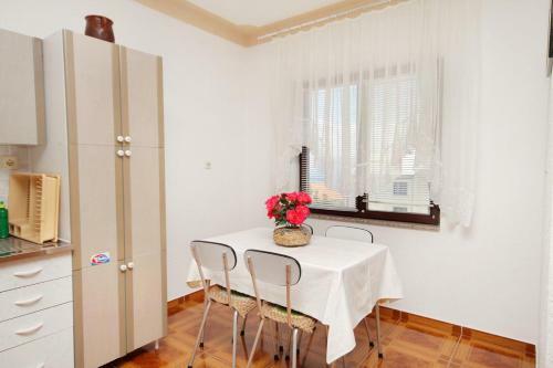 Hostal Apartments With A Parking Space Senj - 5577