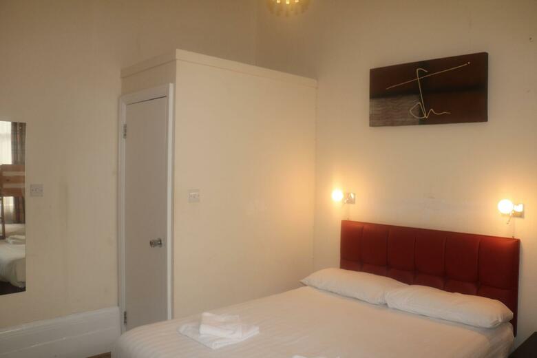 Hotel Barry House