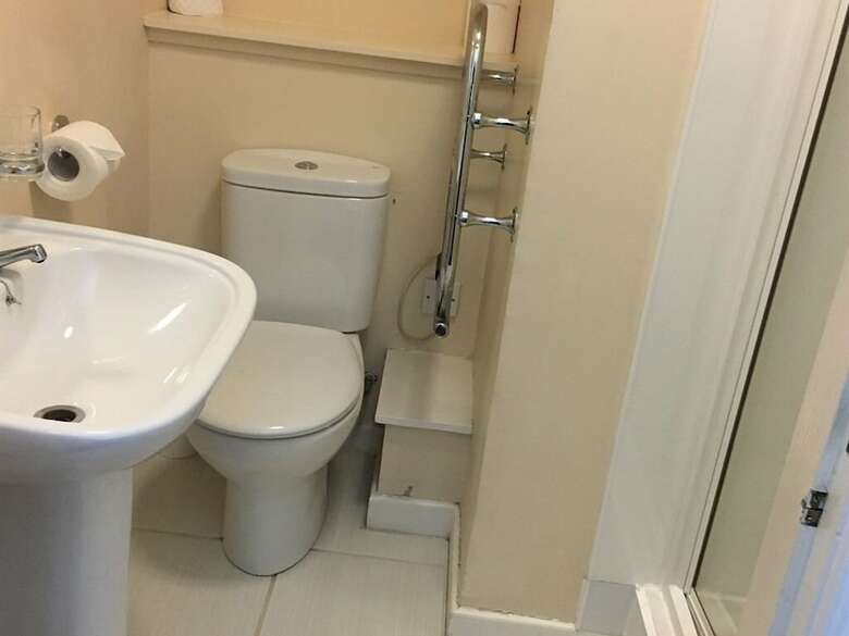 Novar Arms Hotel
