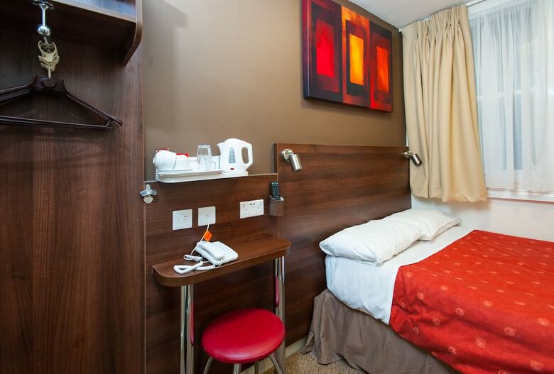 Hotel Marble Arch Inn