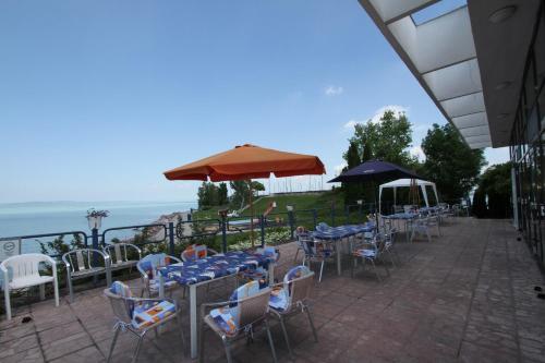 Hotel M�l�