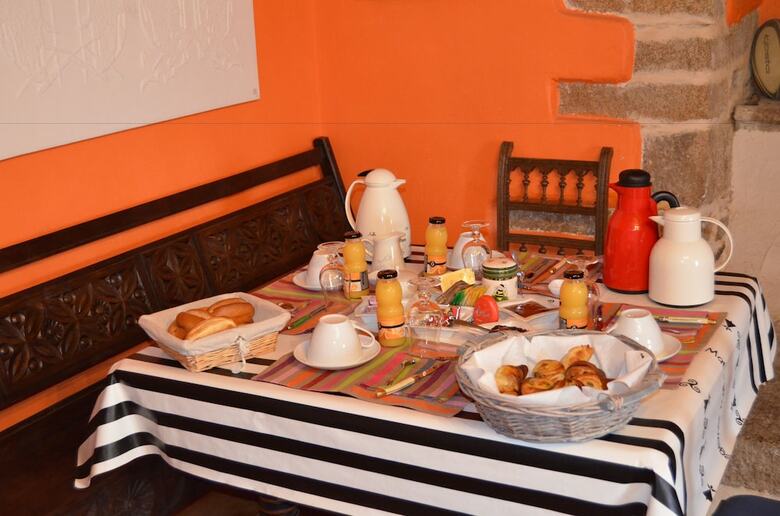 Hostal Picabreiz