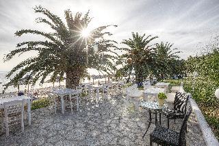 Hotel Lily Ann Beach