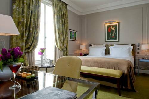 Hotel Le Burgundy Paris