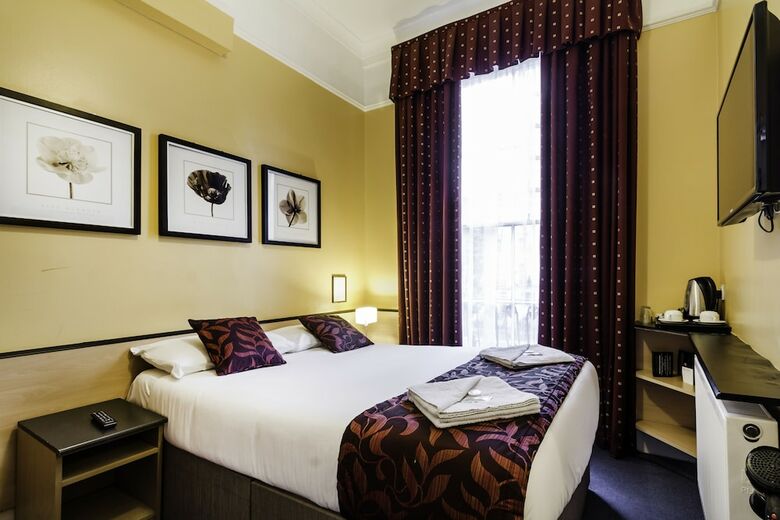 Tudor Court Hotel