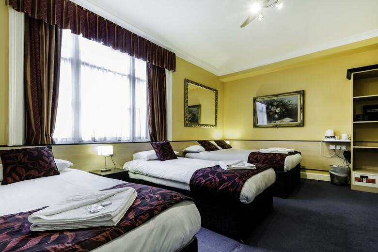 Tudor Court Hotel