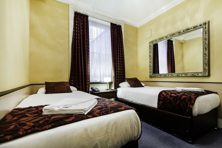 Tudor Court Hotel