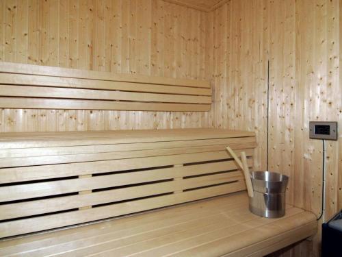 Five-bedroom Holiday Home In Jelsa 1