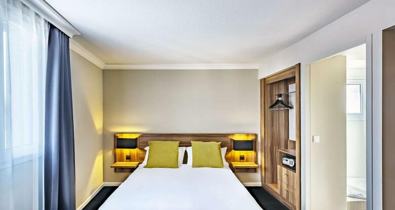 Atrium Hotel