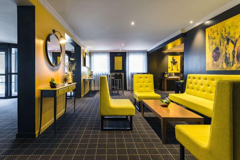 Atrium Hotel