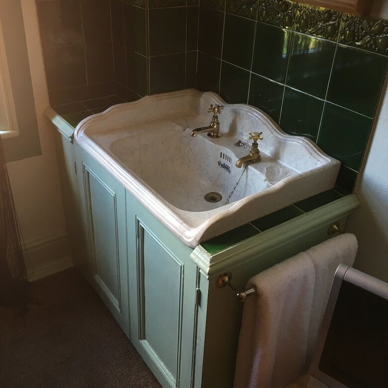 Hostal Cornerstones Guest House