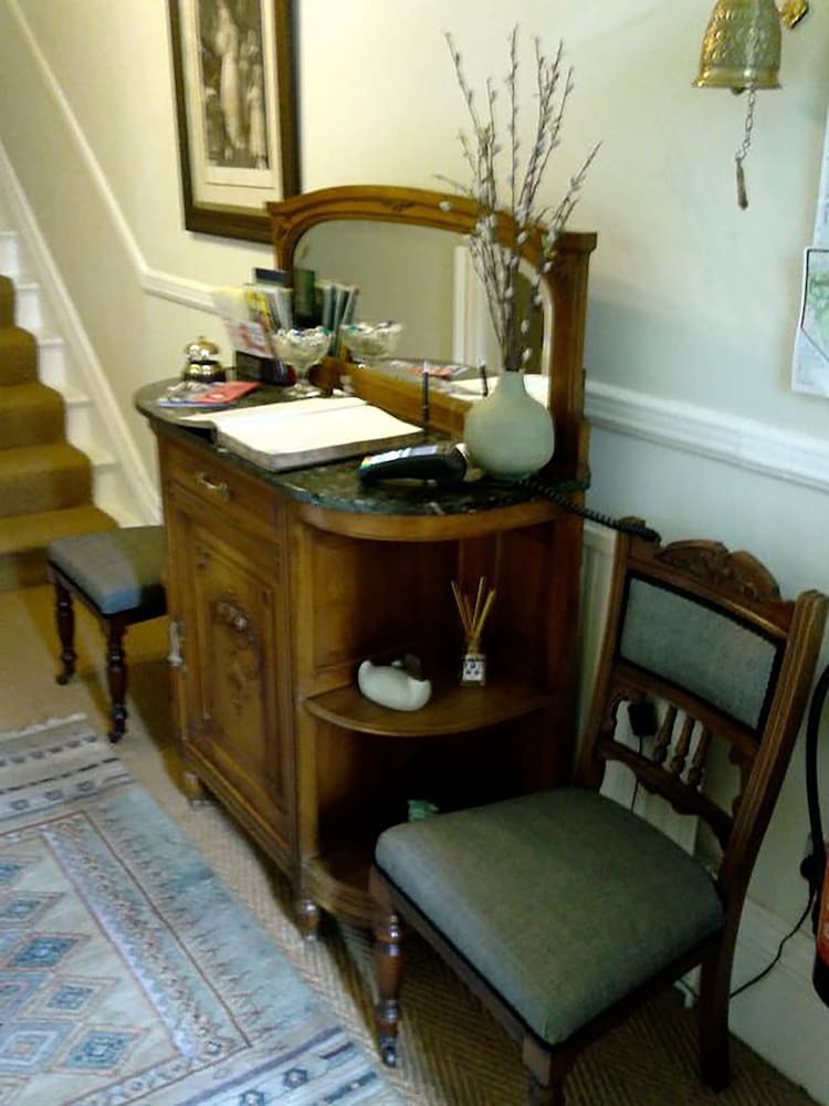 Hostal Cornerstones Guest House