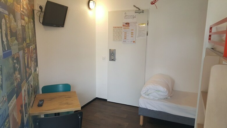 Hotelf1 Cergy