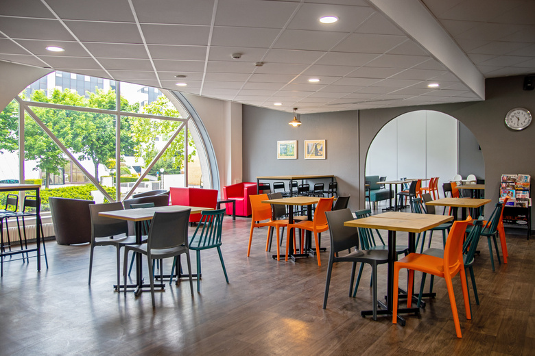 Hotelf1 Cergy