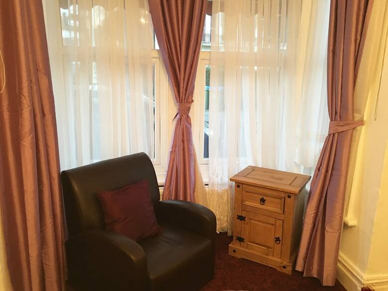 Hostal Mayview Guest House