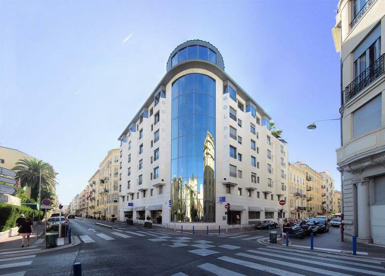 Hotel Goldstar Resort & Suites