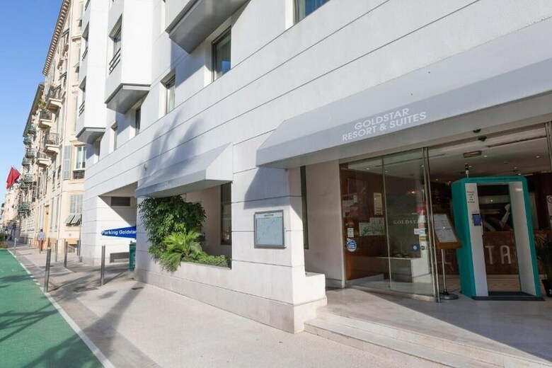 Hotel Goldstar Resort & Suites