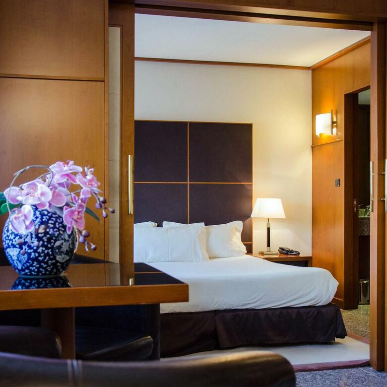 Hotel Goldstar Resort & Suites