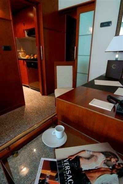 Hotel Goldstar Resort & Suites