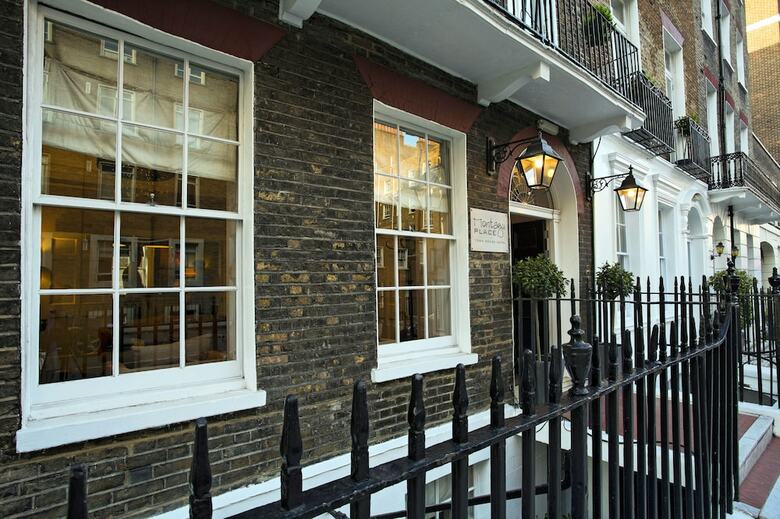 Montagu Place Hotel