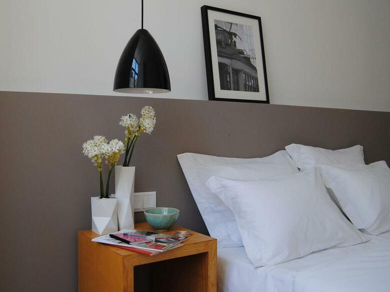 Hostal The 8 - Downtown Suites