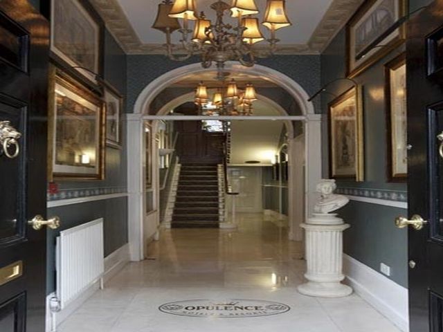 Hotel Opulence Central London